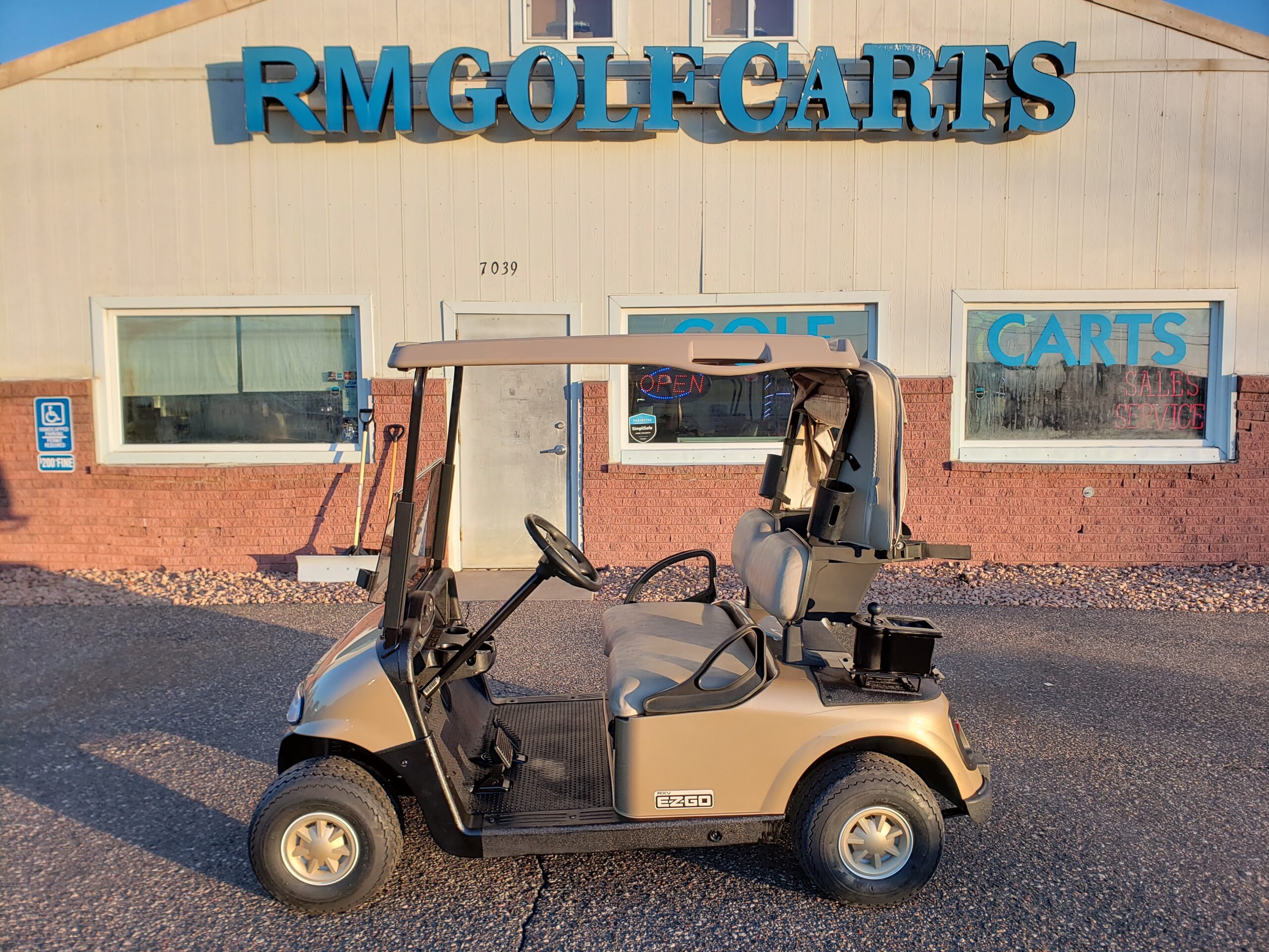 2014 EZGO RXV RM Golf Carts