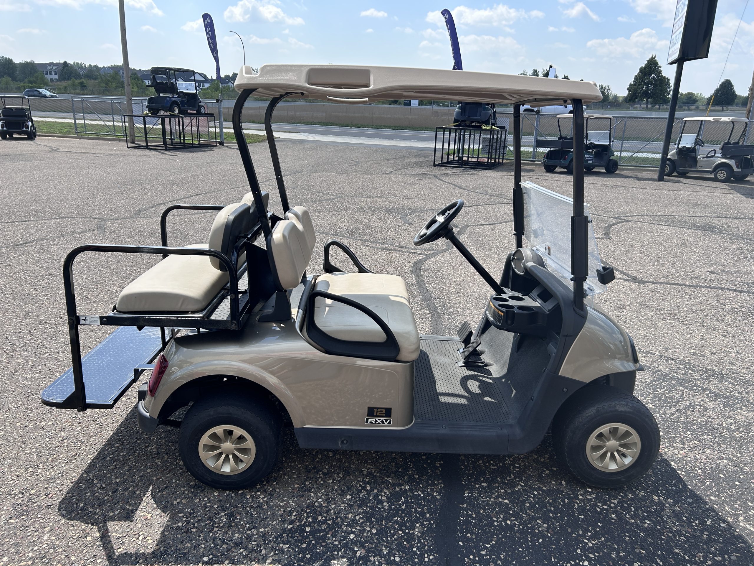 2019 EZGO RXV photo 4