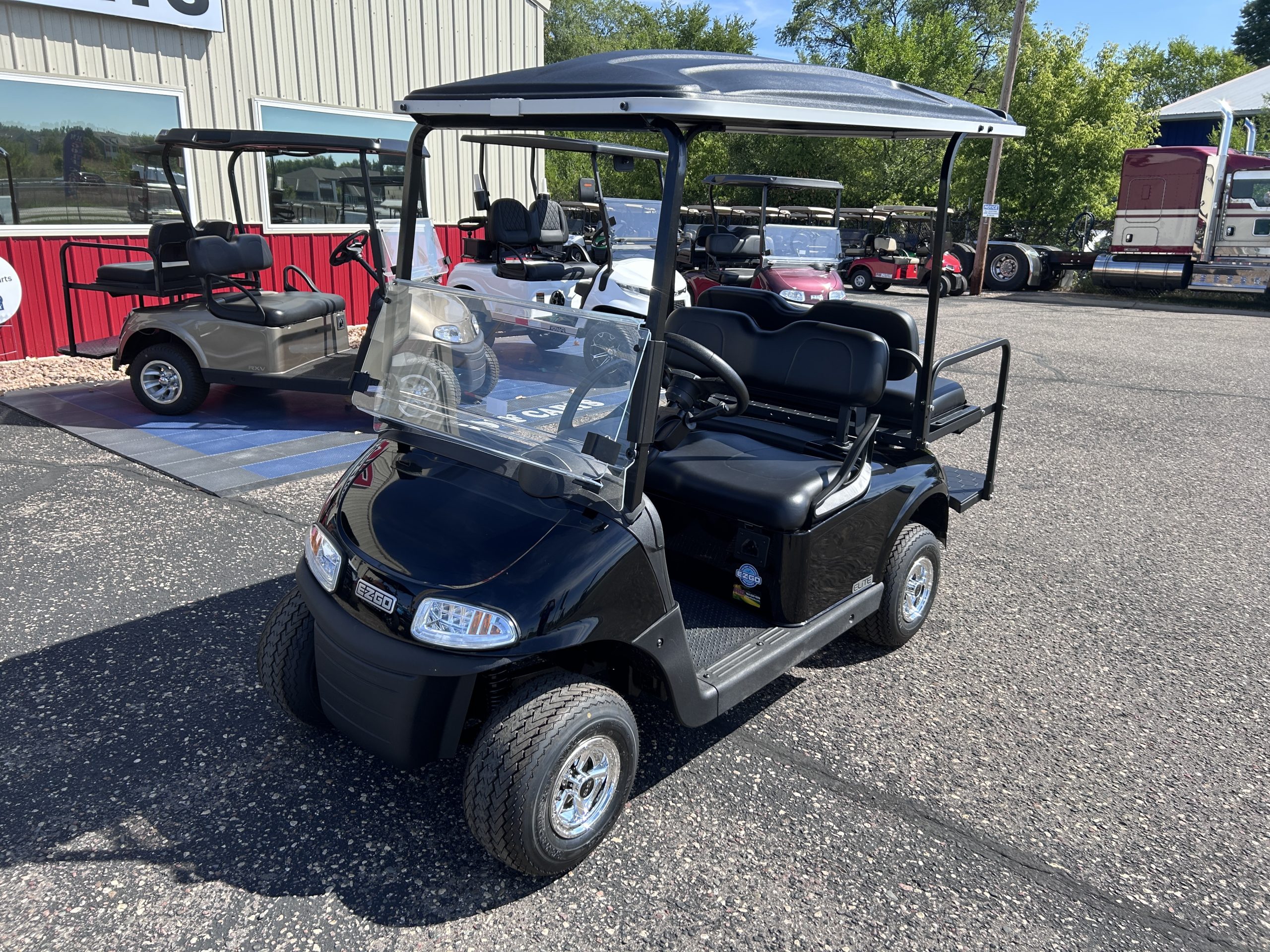 2021 EZGO RXV photo 2