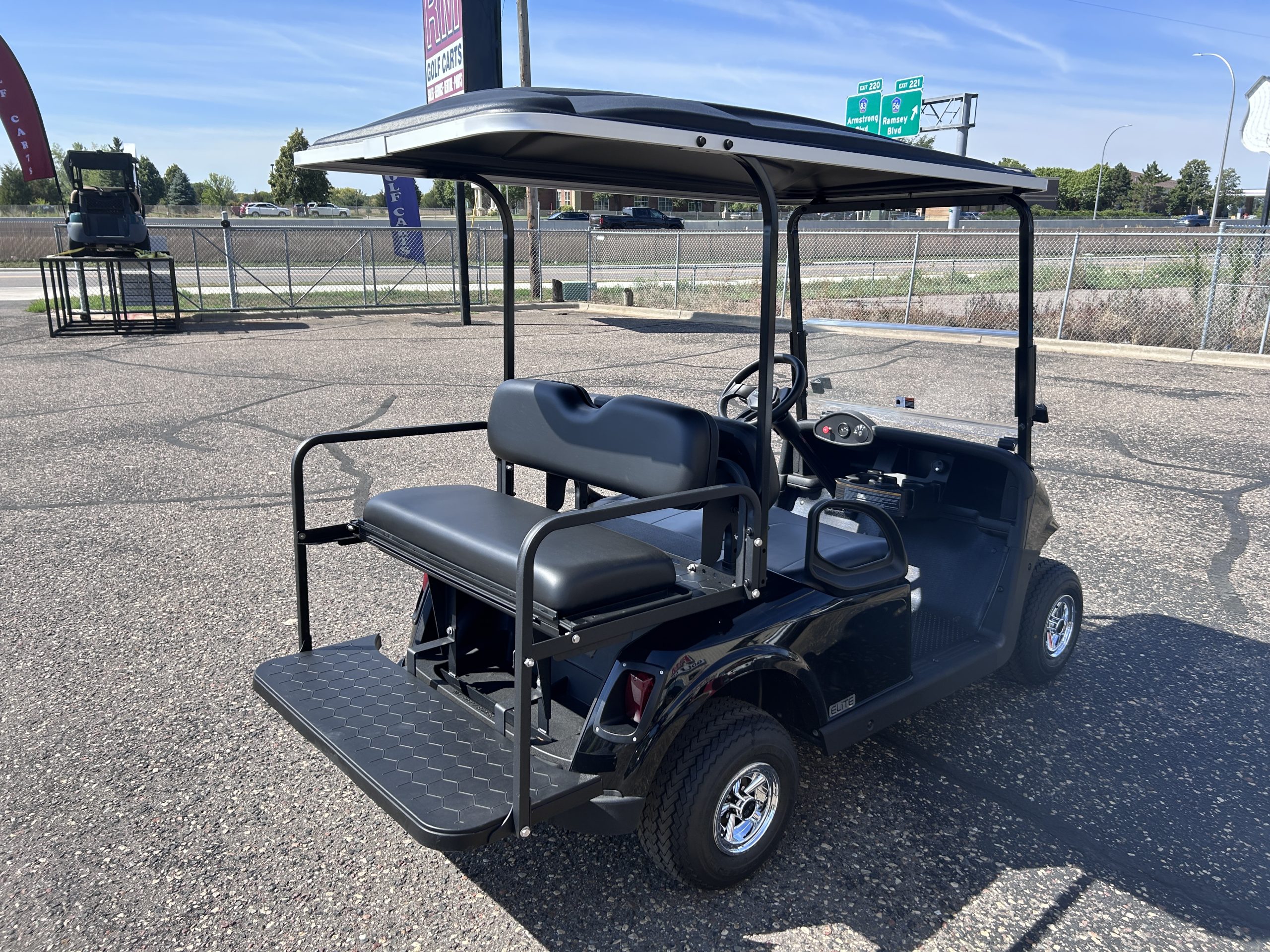 2021 EZGO RXV photo 5
