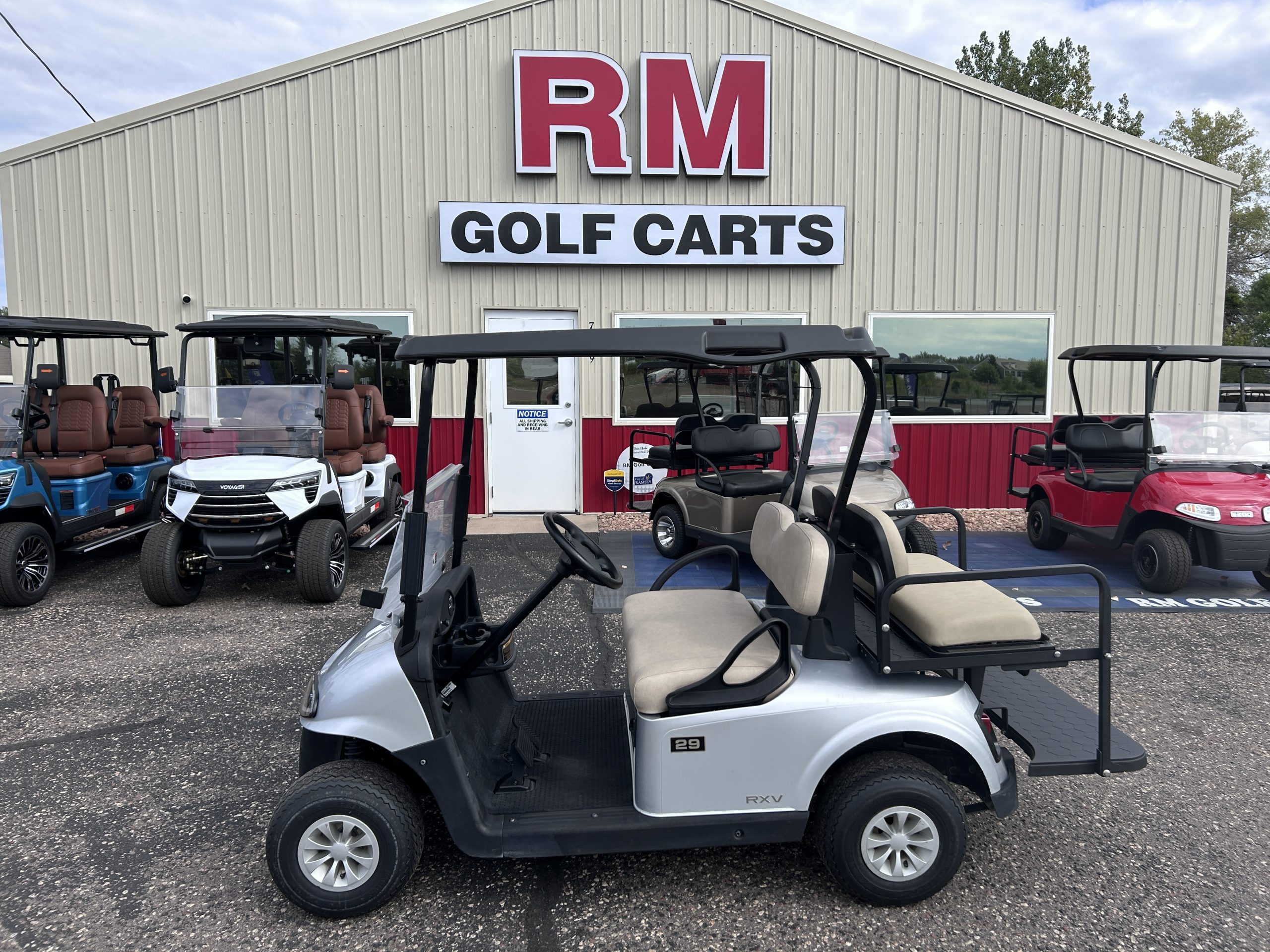 2021 EZGO RXV