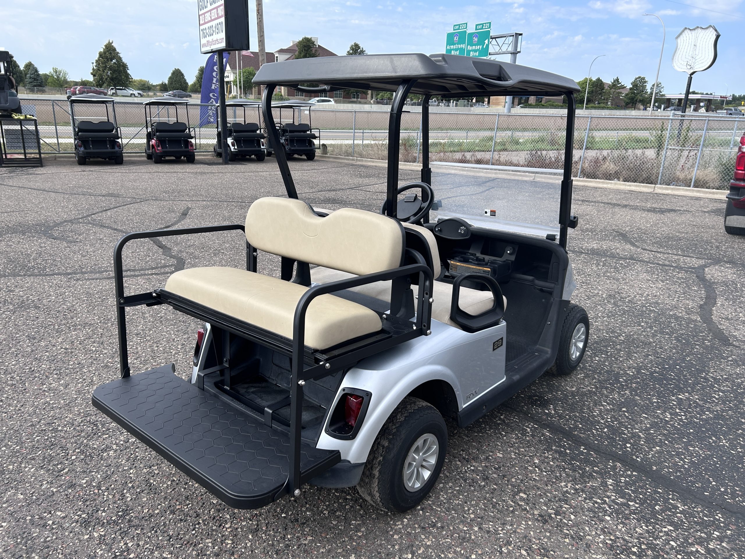 2021 EZGO RXV photo 5