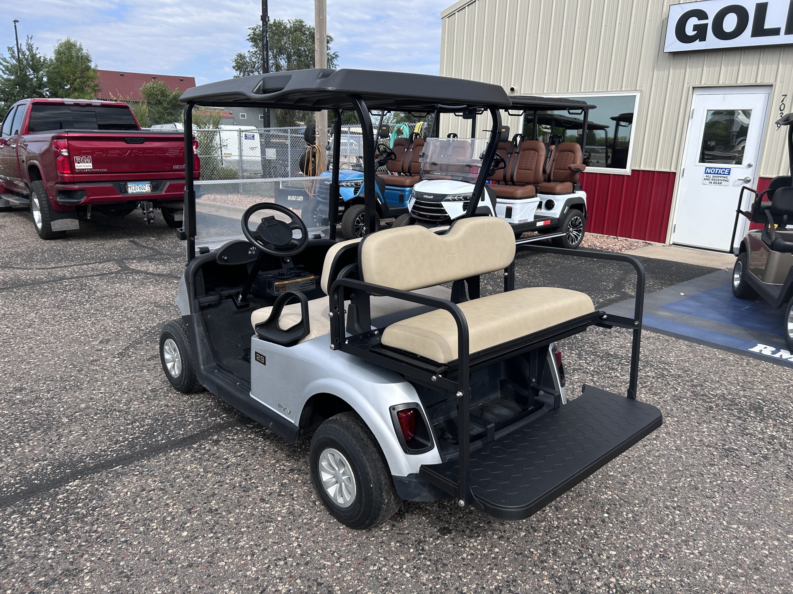 2021 EZGO RXV photo 6