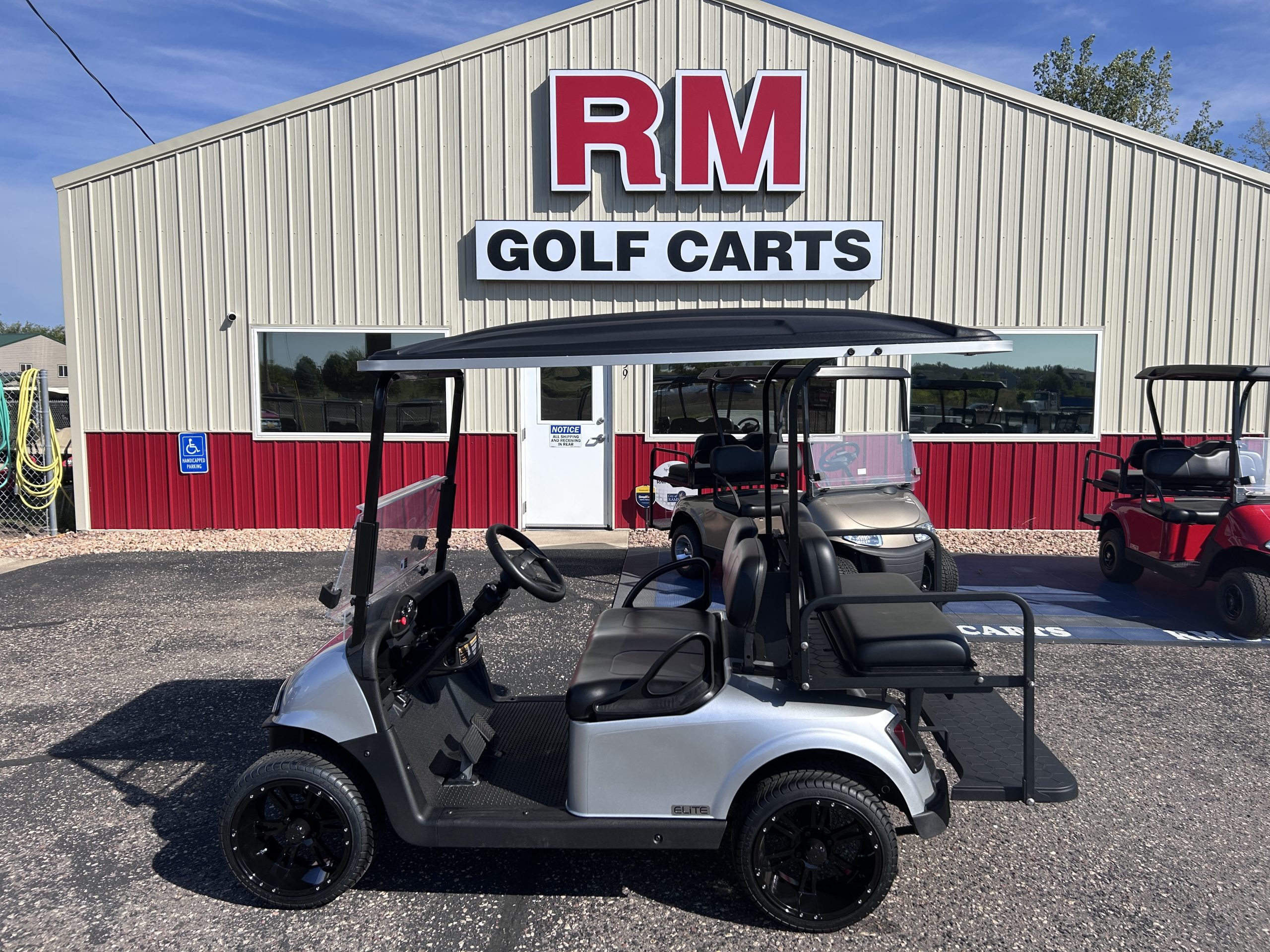 2021 EZGO RXV