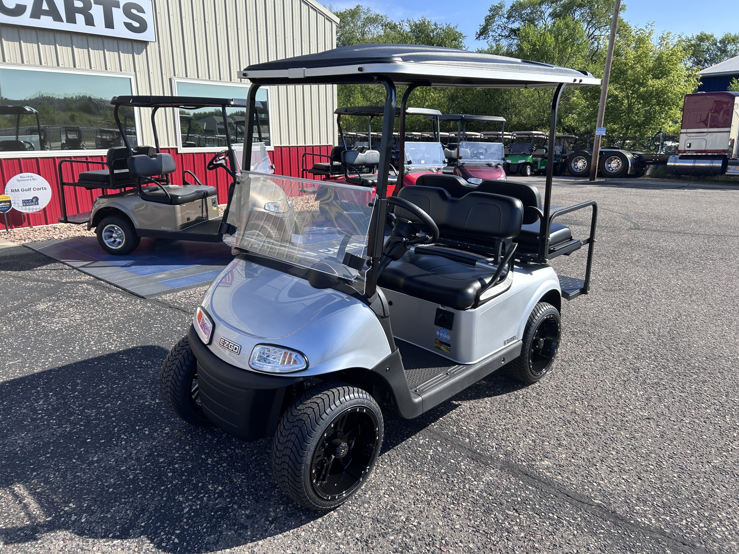 2021 EZGO RXV photo 2